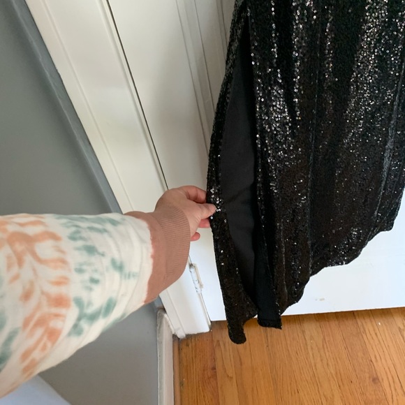 Cecico Black Sequin Gown - Picture 6 of 7